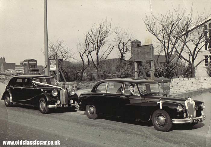 A Daimler DR450 with Austin Sheerline for company