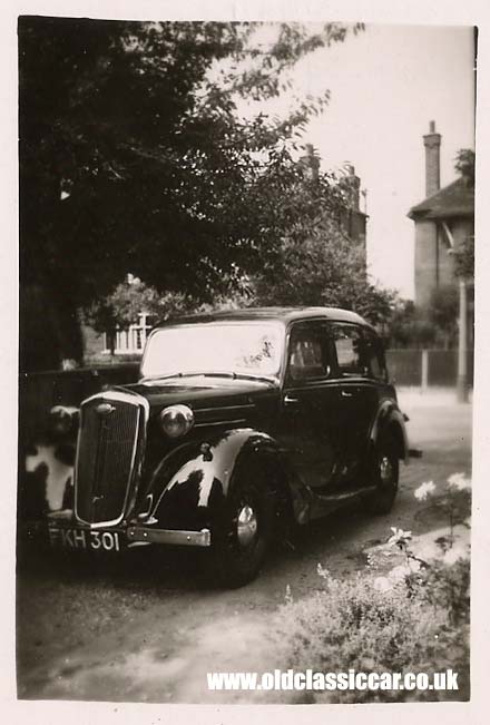 30s Wolseley car